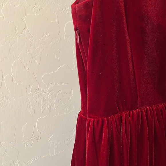 Gianni bini size 4 red velvet plunge dress - Picture 5 of 6